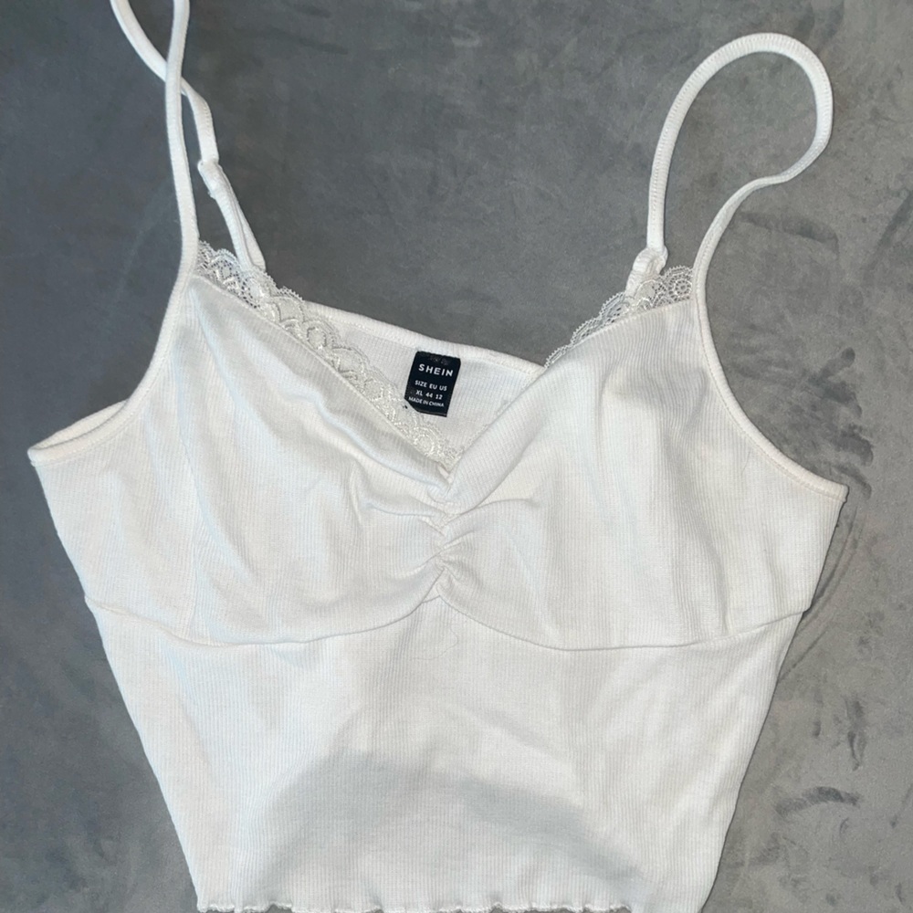 LETTUCE TRIM WHITE CROP TOP